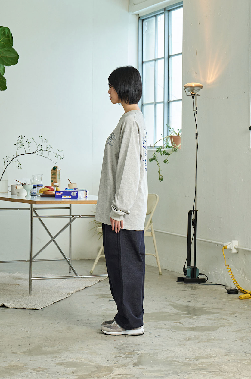 Two tuck wide denim pants deep indigo