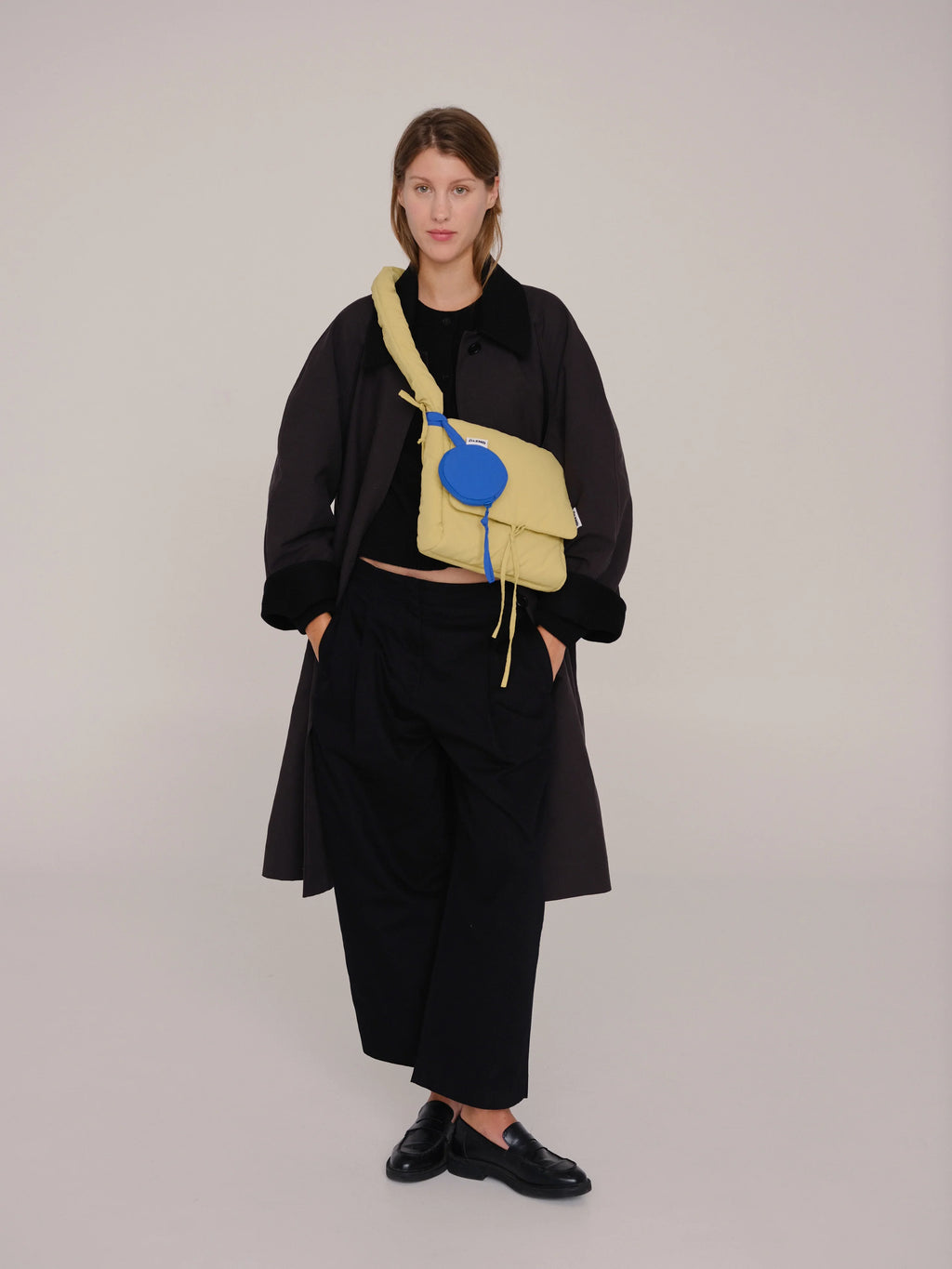 Circular min purse cobalt blue