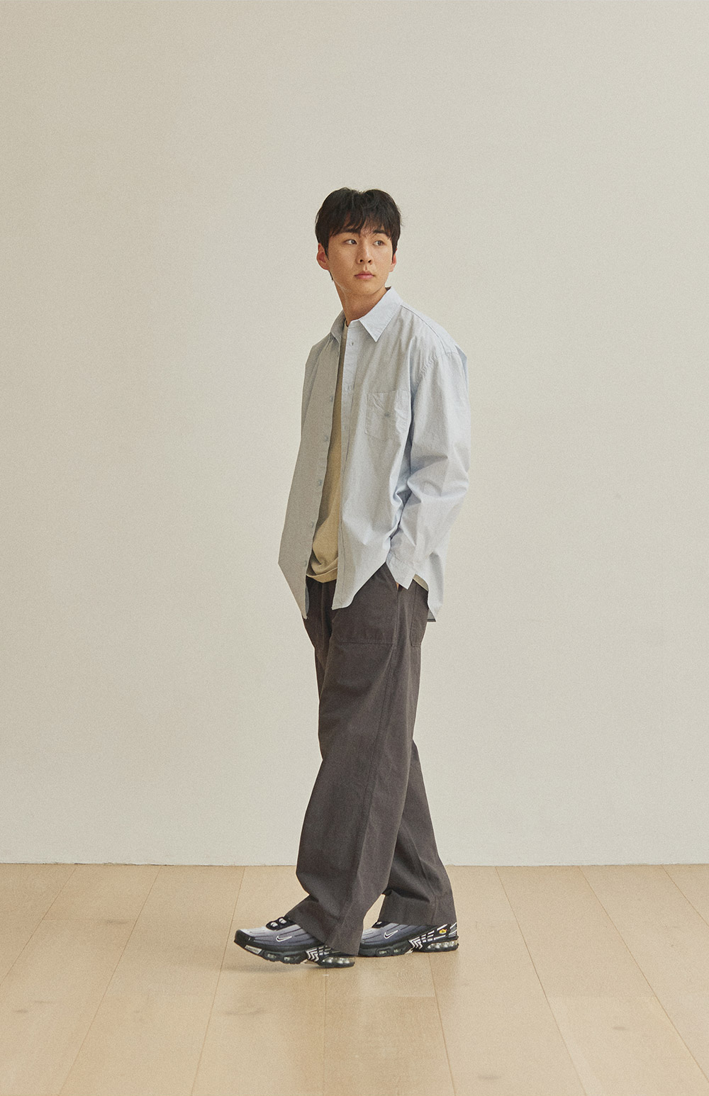 One tuck wide fatigue pants charcoal