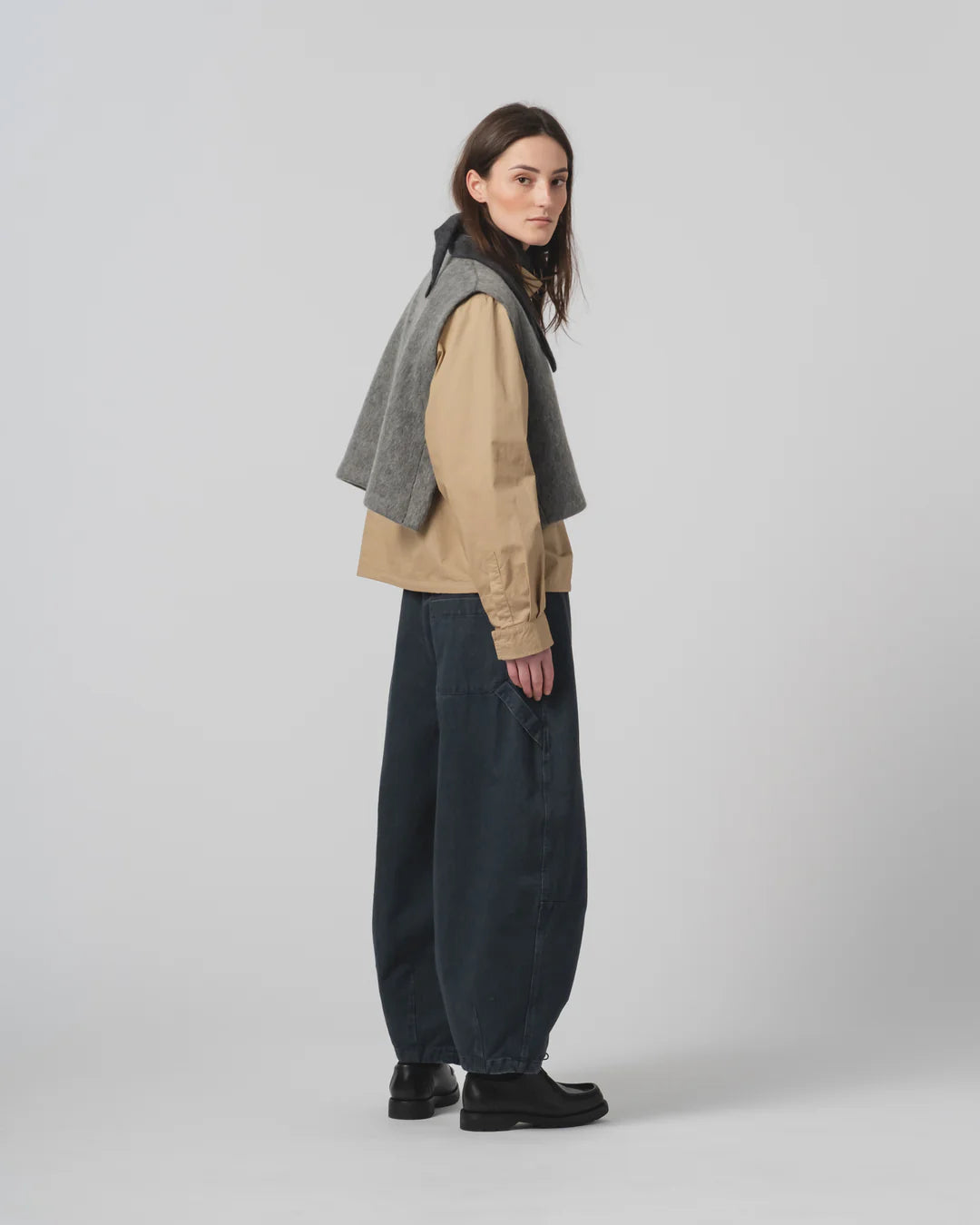 Vee Vest Mohair Fleece Asphalt