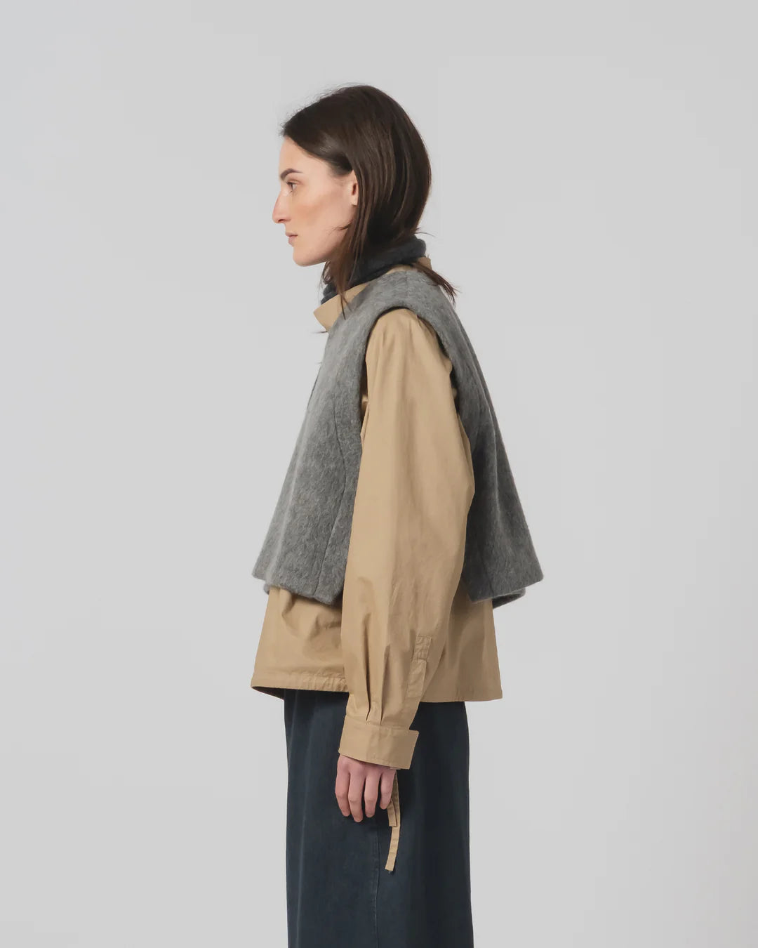 Vee Vest Mohair Fleece Asphalt