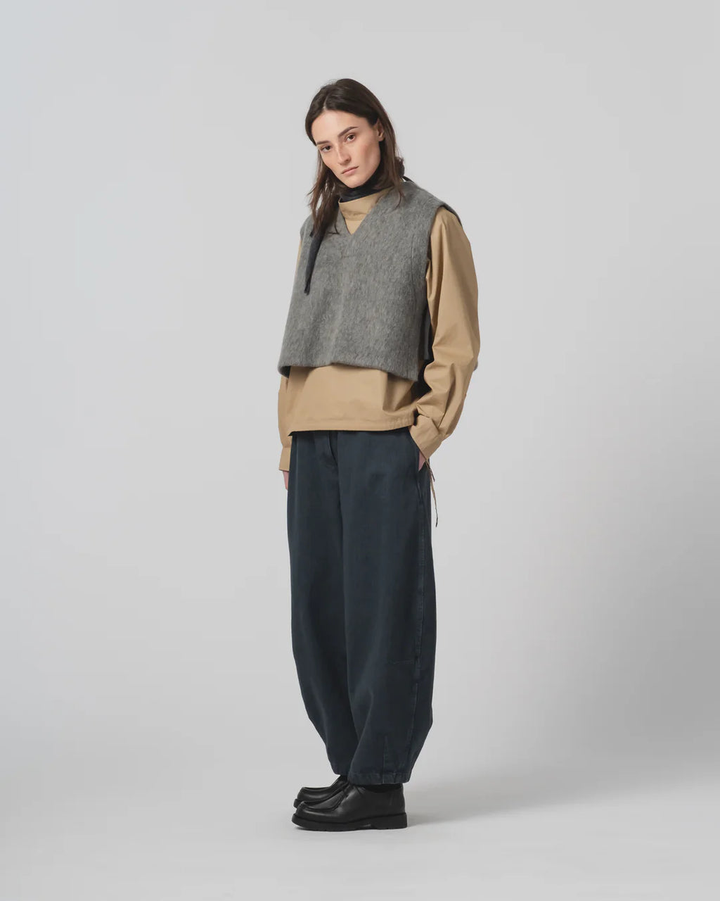 Vee Vest Mohair Fleece Asphalt