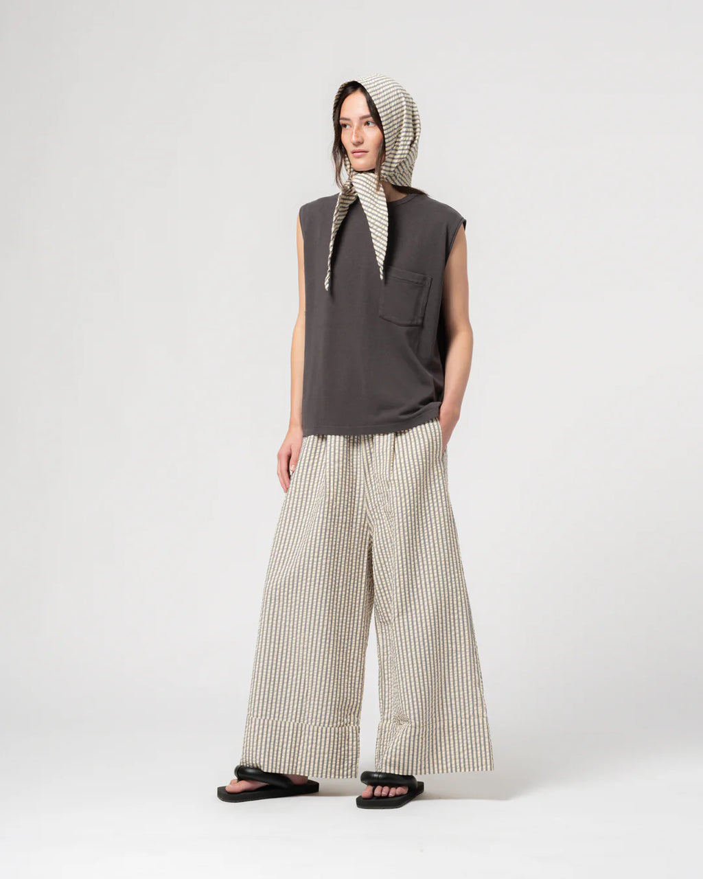 Jackie scarf iron off white