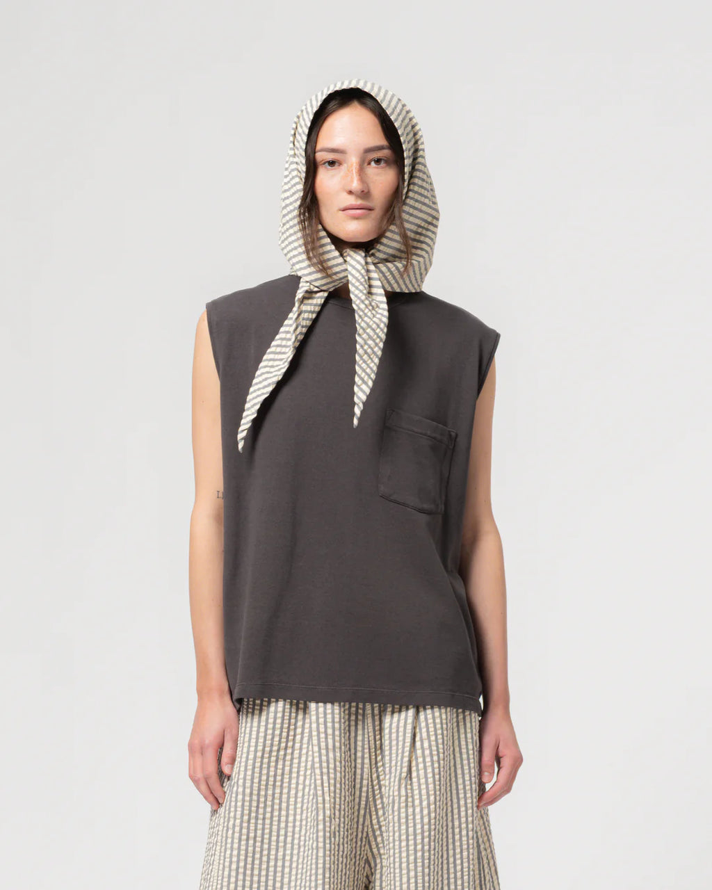 Jackie scarf iron off white