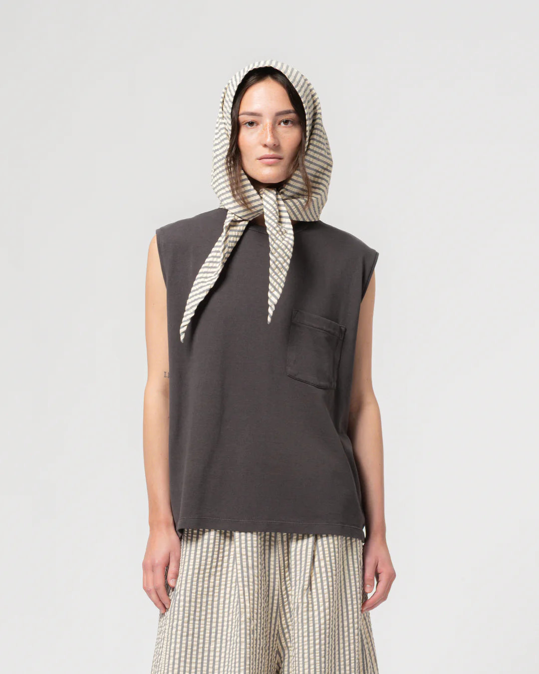 Jackie scarf iron off white