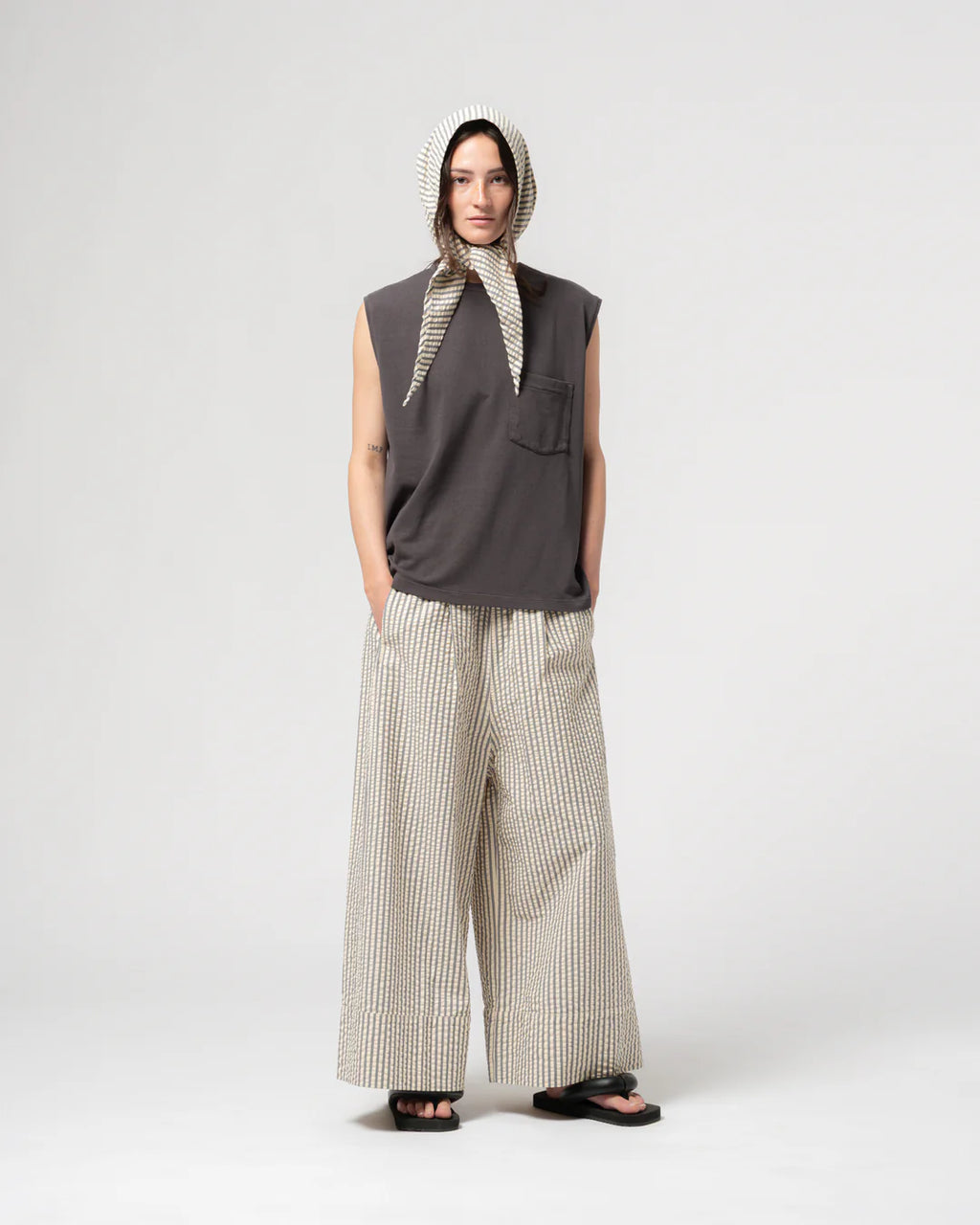 Jackie scarf iron off white